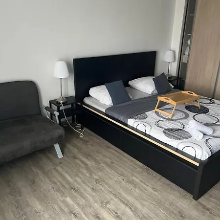 92 M2 Avec Internet - Entree Autonome Brest